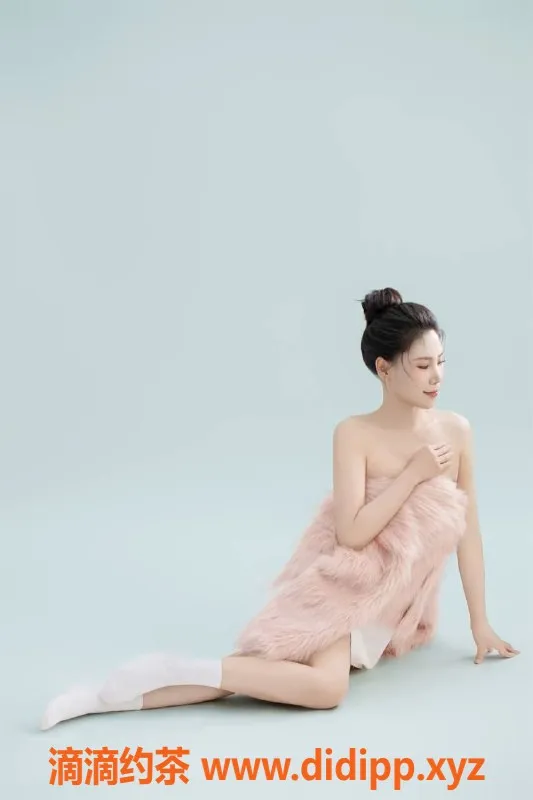 北京楼凤-朝阳菠萝，45kg角色扮演美女，超值体验