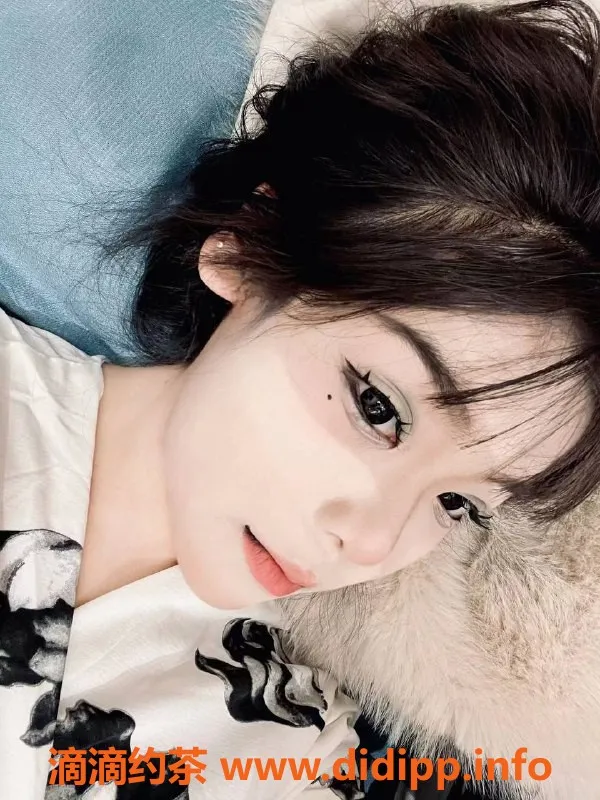 成都楼凤-成都困困19岁，身高164，体重100，服务550元