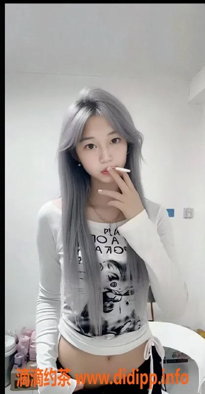 长沙楼凤资源信息,岳麓区小草莓，160厘米，18岁独特服务