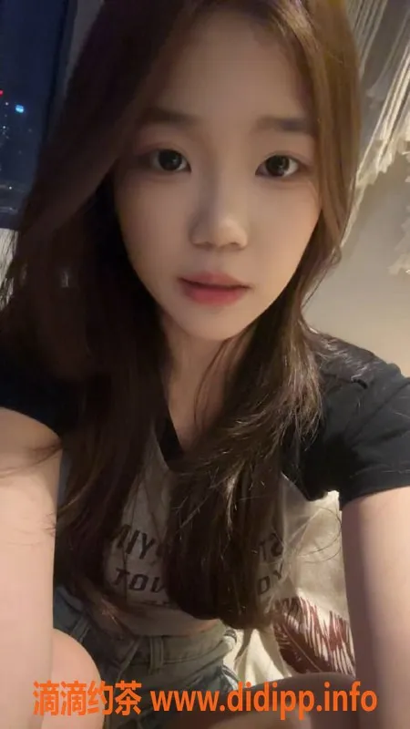 广州楼凤-天河果果：洗吹做服务，600元起