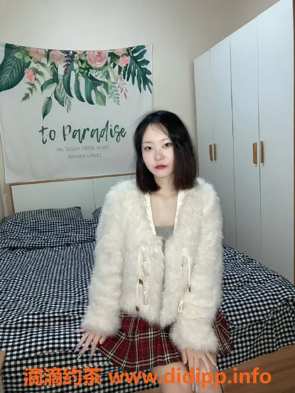 成都上门服务-17岁婷婷，身高160，95斤，500元私密服务