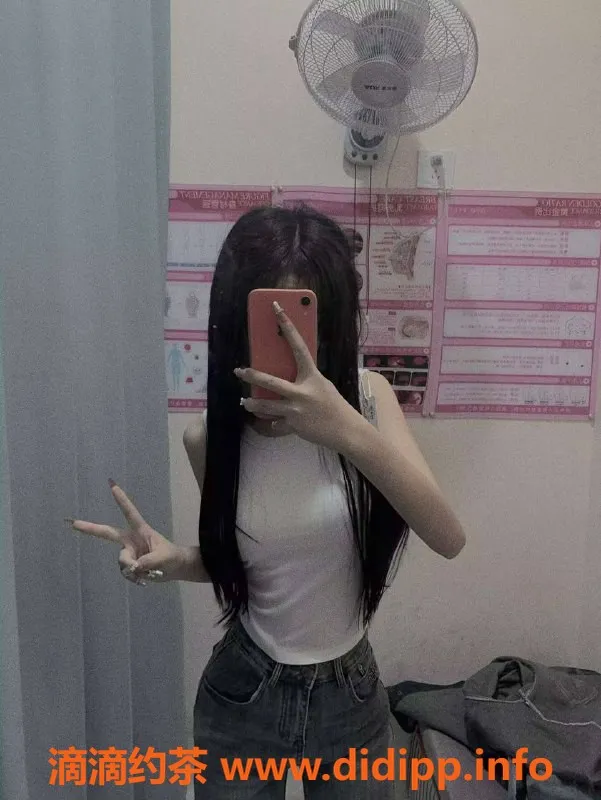 成都上门服务-17岁婷婷，身高160，95斤，500元私密服务