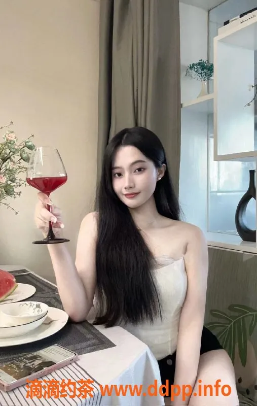 北京楼凤-三里屯芳芳，1200起步，服务系女友