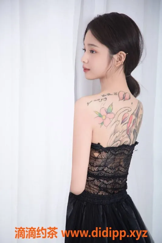 上海楼凤资源信息,浦东米糯糯老师，享受福利价1300P！