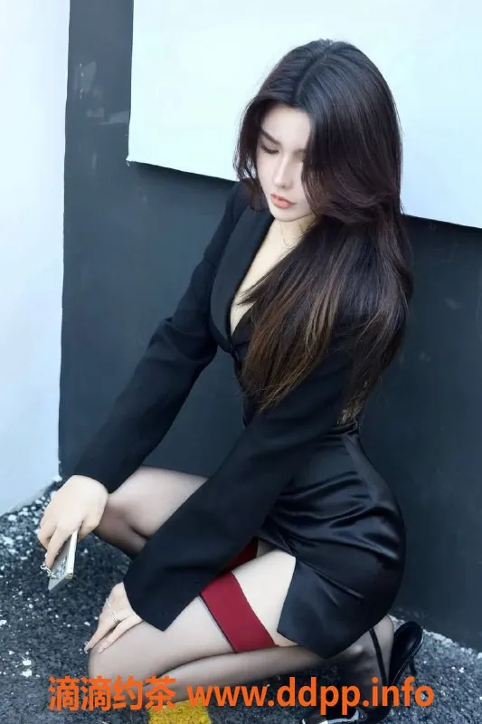 北京楼凤-朝阳三里屯伊琳，肤白貌美大长腿！