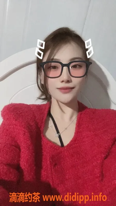 深圳楼凤资源信息,龙岗小鹿，800元服务，享受诱惑之夜