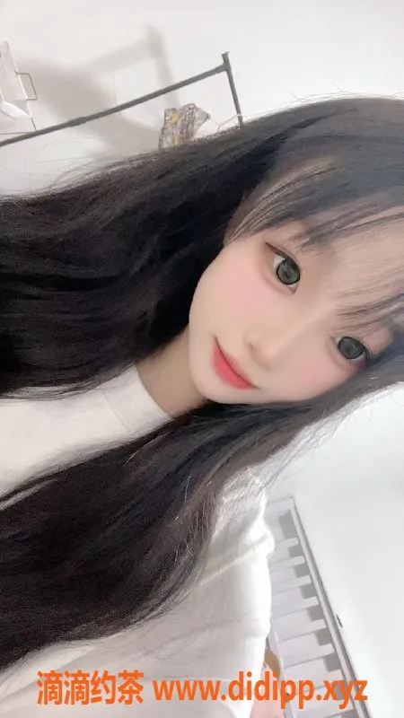 深圳楼凤资源信息,深圳龙华小豆包，18岁嫩妹，1200元起