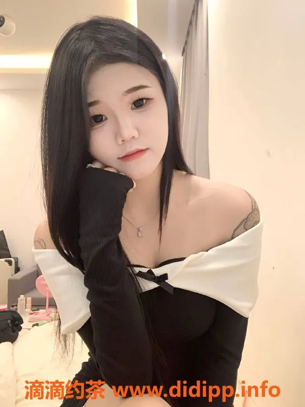 深圳楼凤-龙华周怡，1000元体验制服丝袜服务