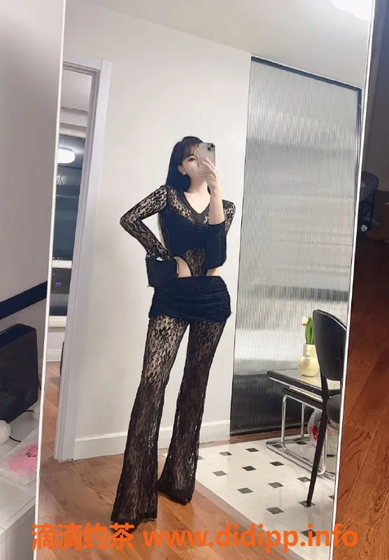 北京楼凤-茶派派-朝阳御姐，纯天然混血陪浴服务