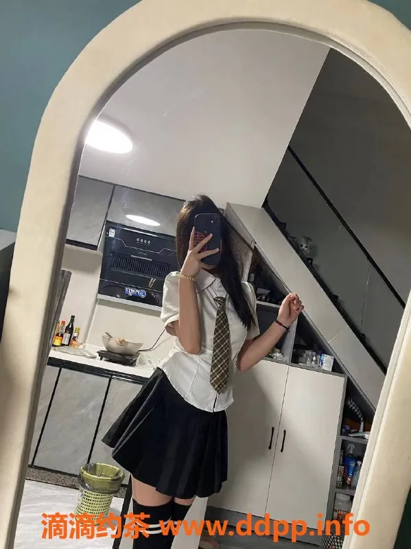 深圳楼凤-深圳宝安霞霞，18岁165b，1200元服务