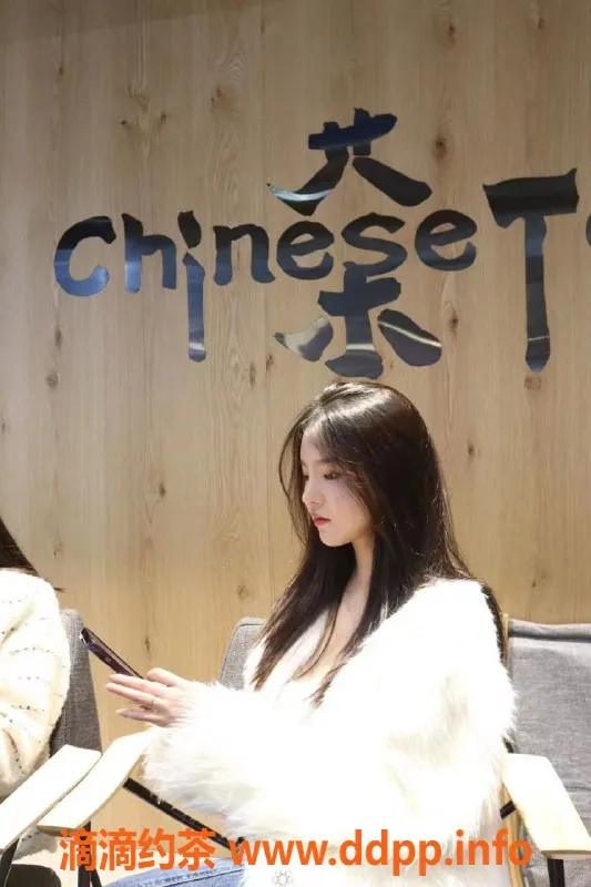 杭州楼凤-杭州美羊羊，22岁163cm大D萝莉陪浴服务