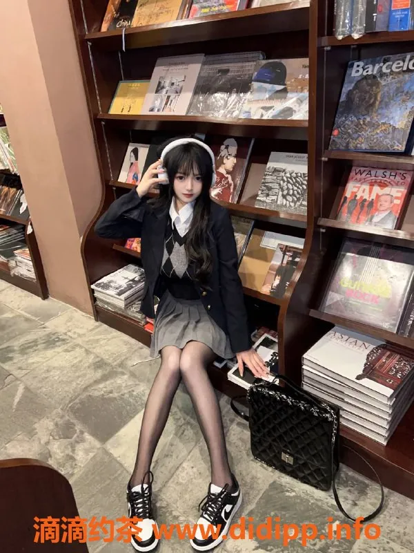 上海楼凤-黄浦灵儿，165身高D胸，2000起价