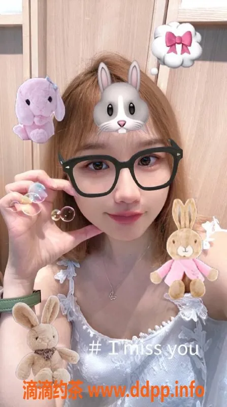 深圳楼凤-宝安露露，私密服务788起，超值体验来袭！