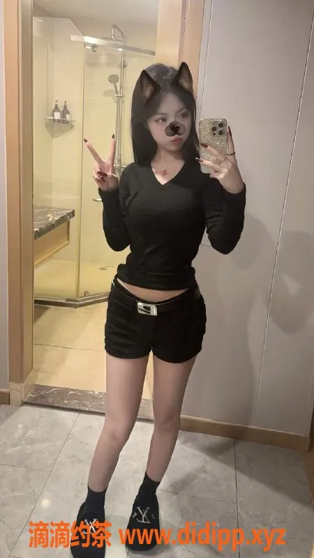 深圳楼凤资源信息,龙华小A，PP1400，嫩妹大胸等你来撩