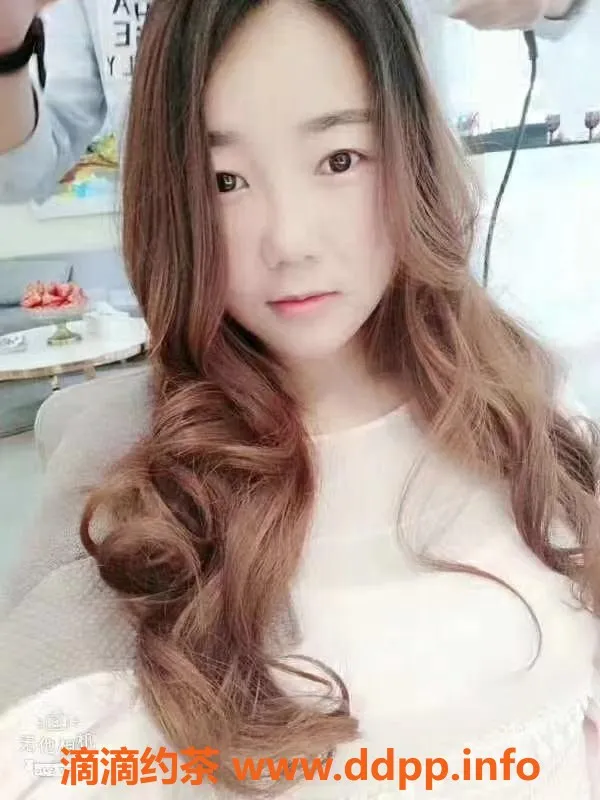 上海楼凤-普陀曹杨豪乳小姐，400元五星服务体验