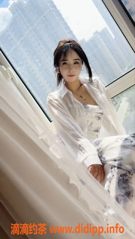 北京上门服务-兜兜 朝阳双井 166 49kg 天然美女