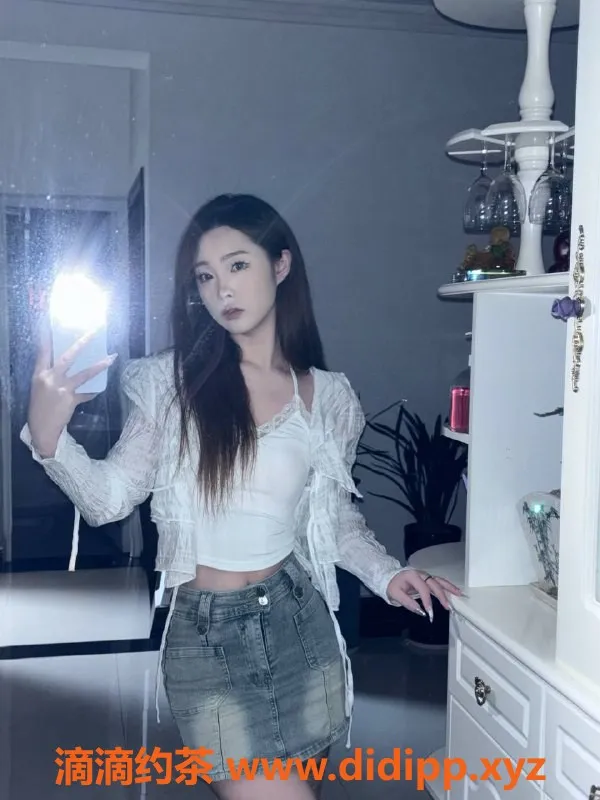 深圳楼凤-福田恋恋，900元，诱人妹子等你来哦！