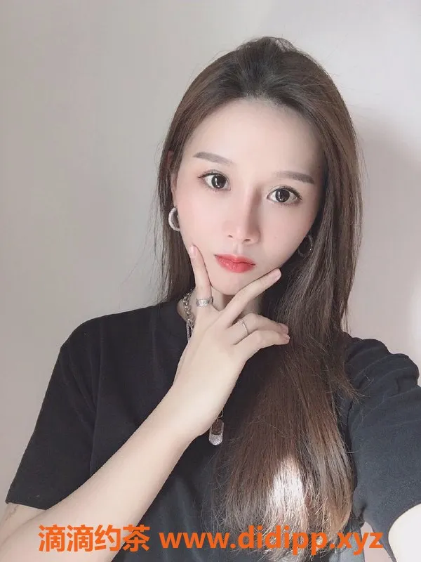 郑州楼凤-白雪雪：优质服务，随叫随到，期待您的联系