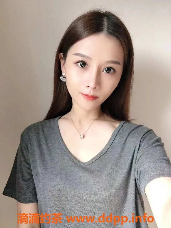 郑州楼凤-白雪雪：优质服务，随叫随到，期待您的联系