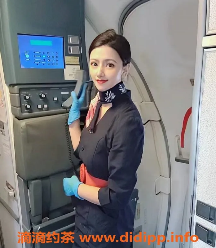 上海楼凤-普陀可可空姐，175高挑，性感E罩杯！