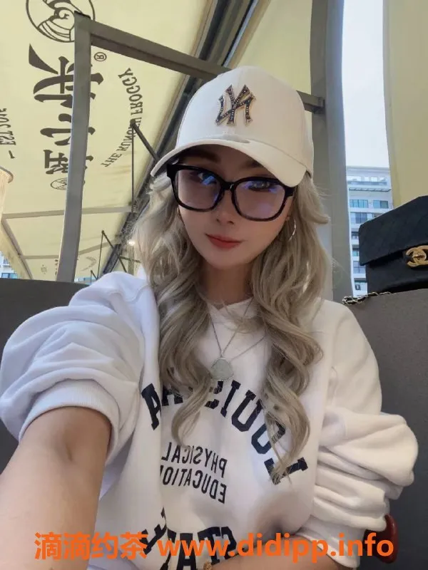 深圳楼凤-深圳南山思思，900元御姐服务体验