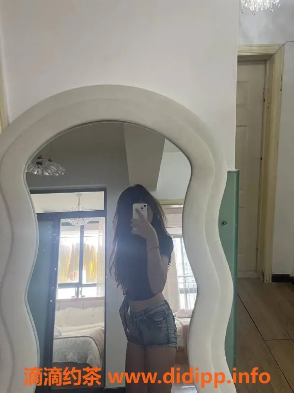 成都楼凤-市中心小虞，嫩妹车6p，体验超赞！