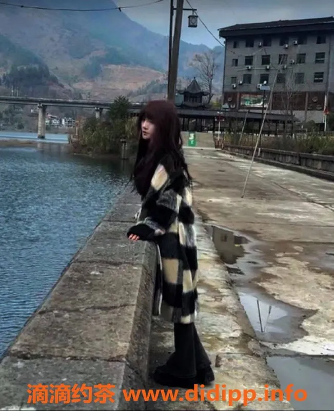 上海楼凤-静安小鹿，1300元享受御姐服务