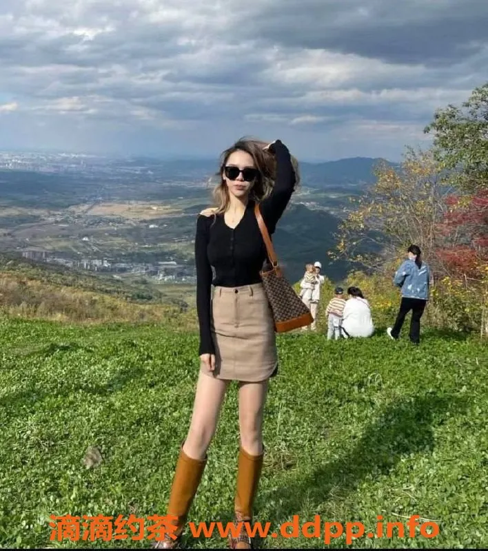 上海楼凤-普陀小颜福利拍卖，原价1000P现800P！