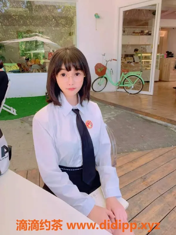 上海楼凤-上海游泳馆附近清纯嫩妹，600/次服务评价高