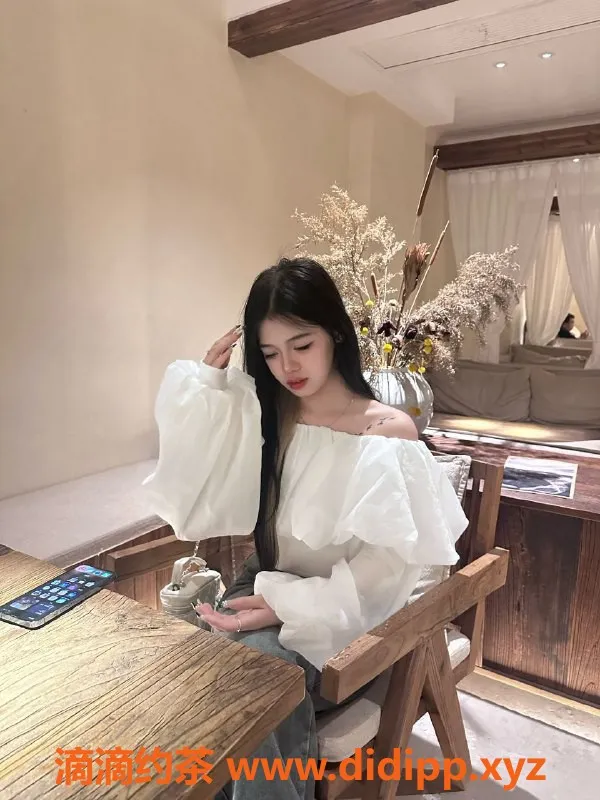 成都楼凤-小雅 - 市中心嫩妹，课时费6p起