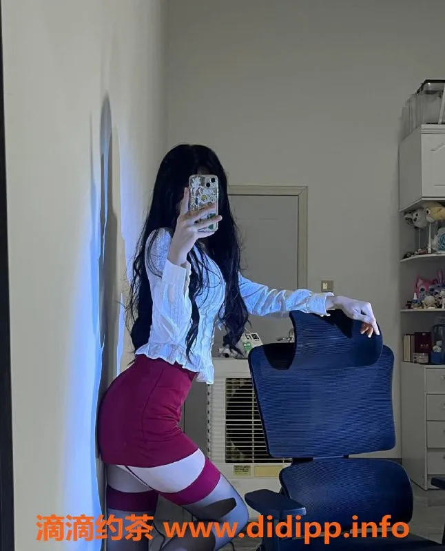 深圳楼凤-龙华好好吃饭嫩妹，上门服务可包夜