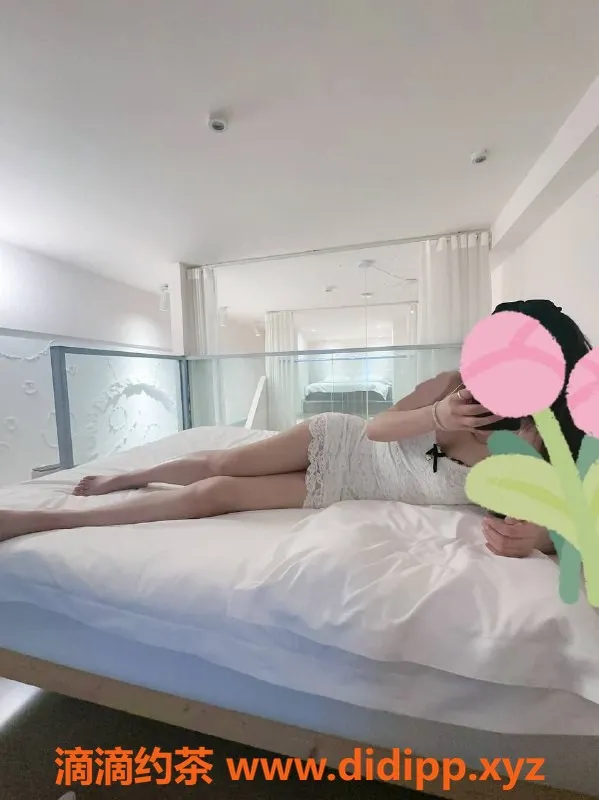 成都楼凤-金牛区花生，性感御姐，课时费仅8p