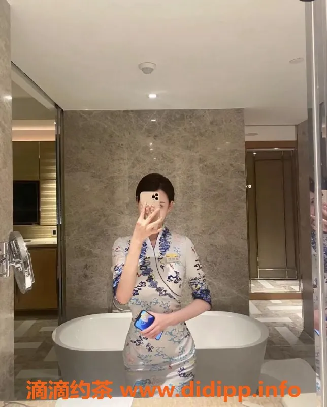 杭州楼凤-滨江区直连素素海航空姐，173cm倾城热线