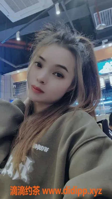 广州楼凤-广州黄埔可儿，21岁162cm，茶水超值服务