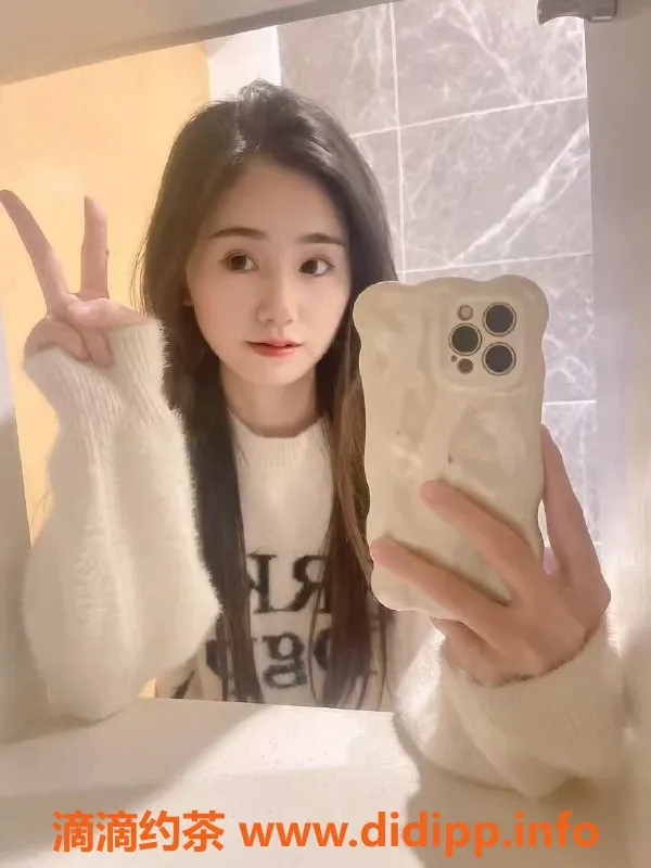 成都楼凤-成华区嫩妹佳佳酱，课时费7p